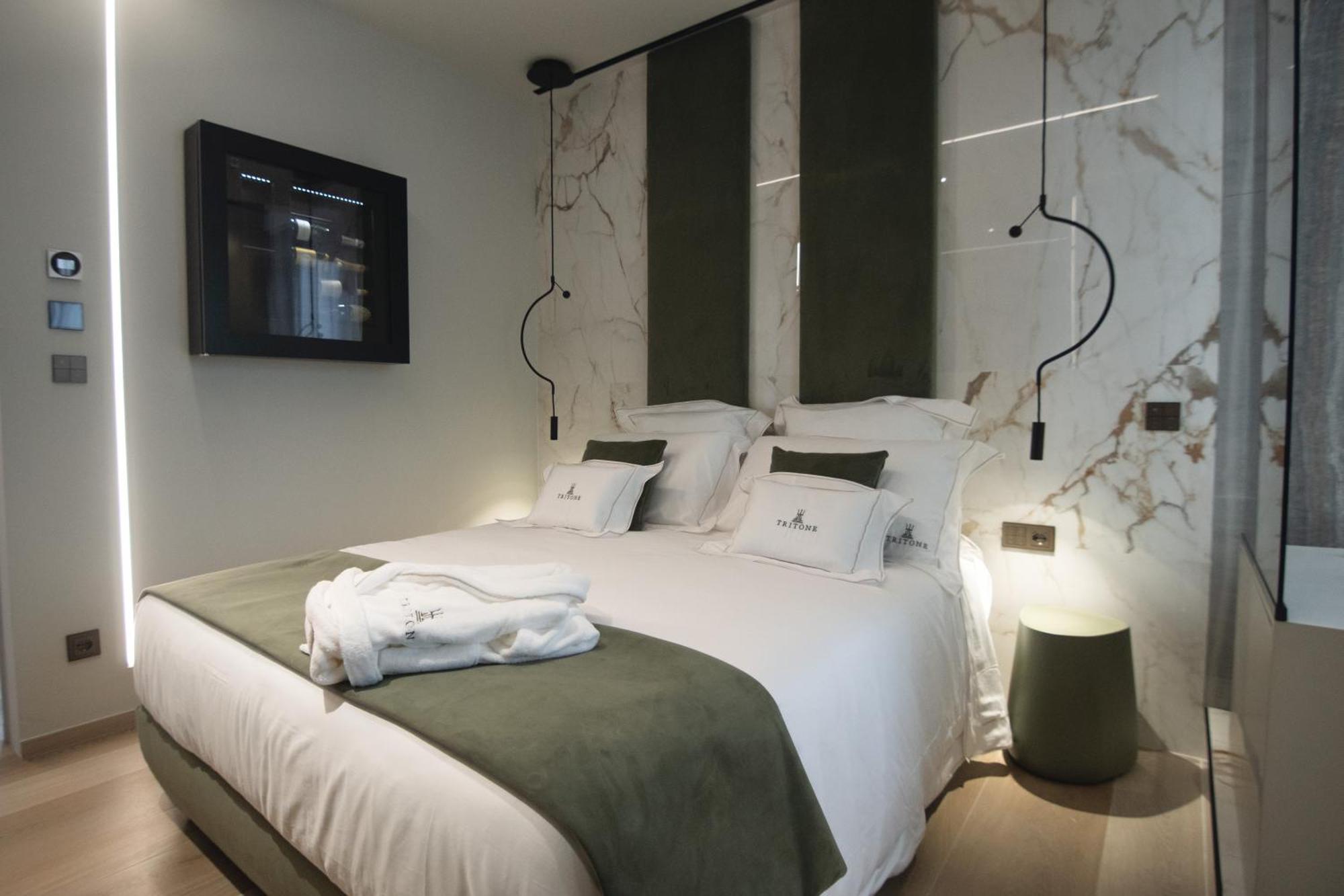 Tritone Luxury Suites Fontana Di Trevi Roma Exterior foto